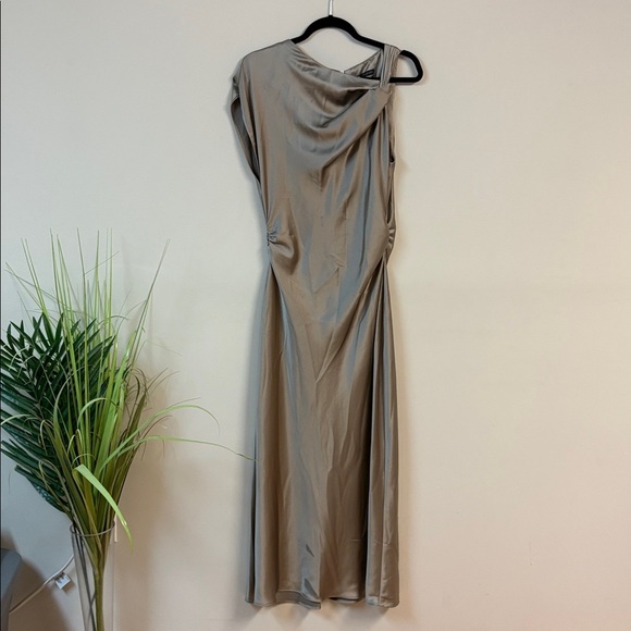 ❤️ As Is - BNWOT Zara Draped Elegant Satin MIDI Dress size L - Picture 4 of 9